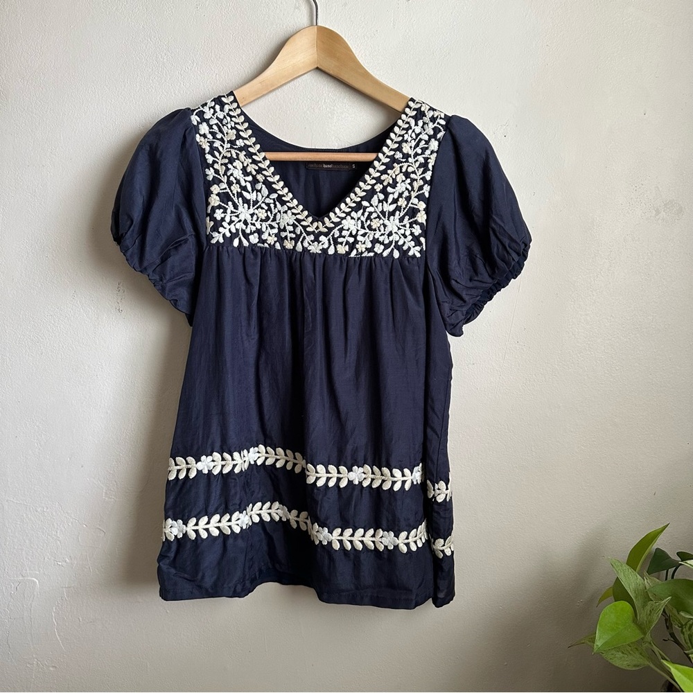 Embroidered Top - Picture 4 of 6